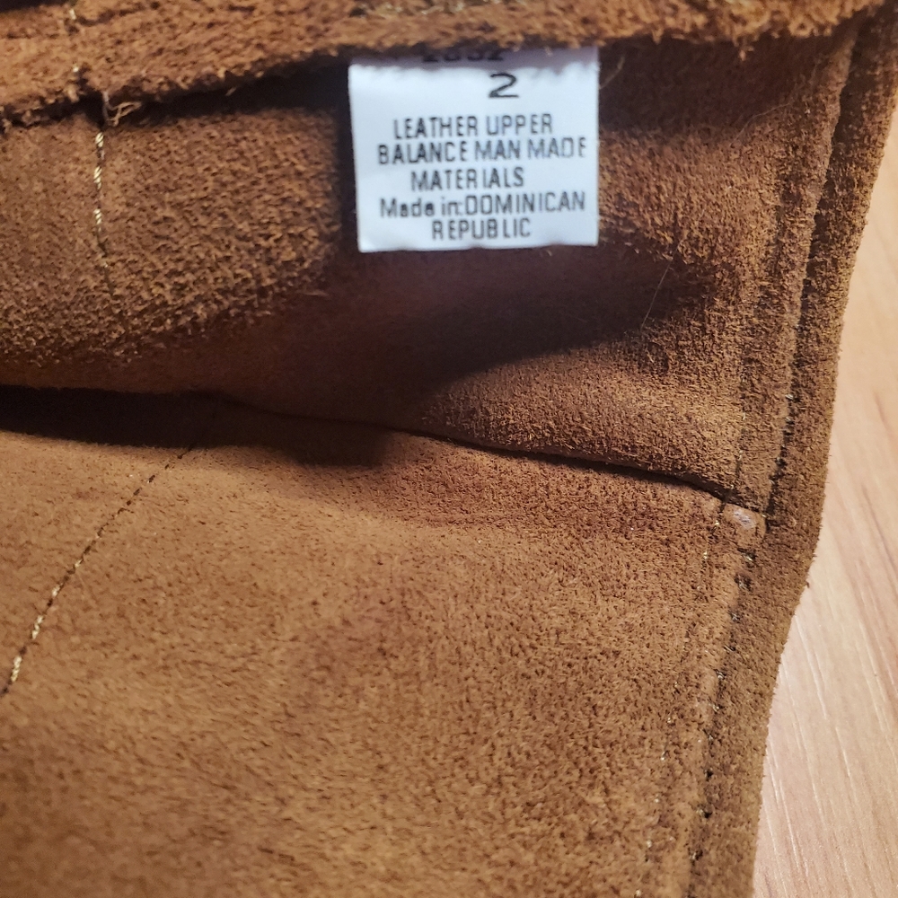 MINNETONKA KIDS BOOTS - Picture 8 of 8